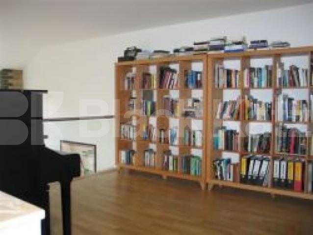 			MUST BE SEEN!, 2 Bedroom, 1 bath, 1 reception Apartment			 Hanway Place, SOHO